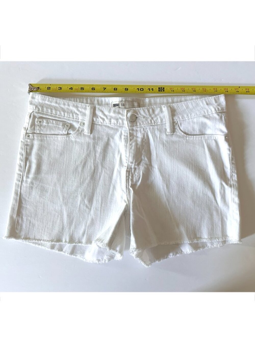 Levi's White Denim Shorts 14 Mid Rise Stretch Raw Hem 4" Inseam - Picture 9 of 11